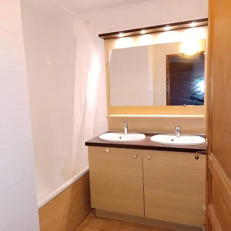 Apartment A Brides-les-bains, 3 Pieces, 8 Pers, 56 M², Balcon, Parking, Wi-fi Inclus - Fr-1-512-251 *